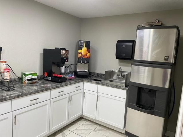 Hibbing Inn And Suites Dış mekan fotoğraf